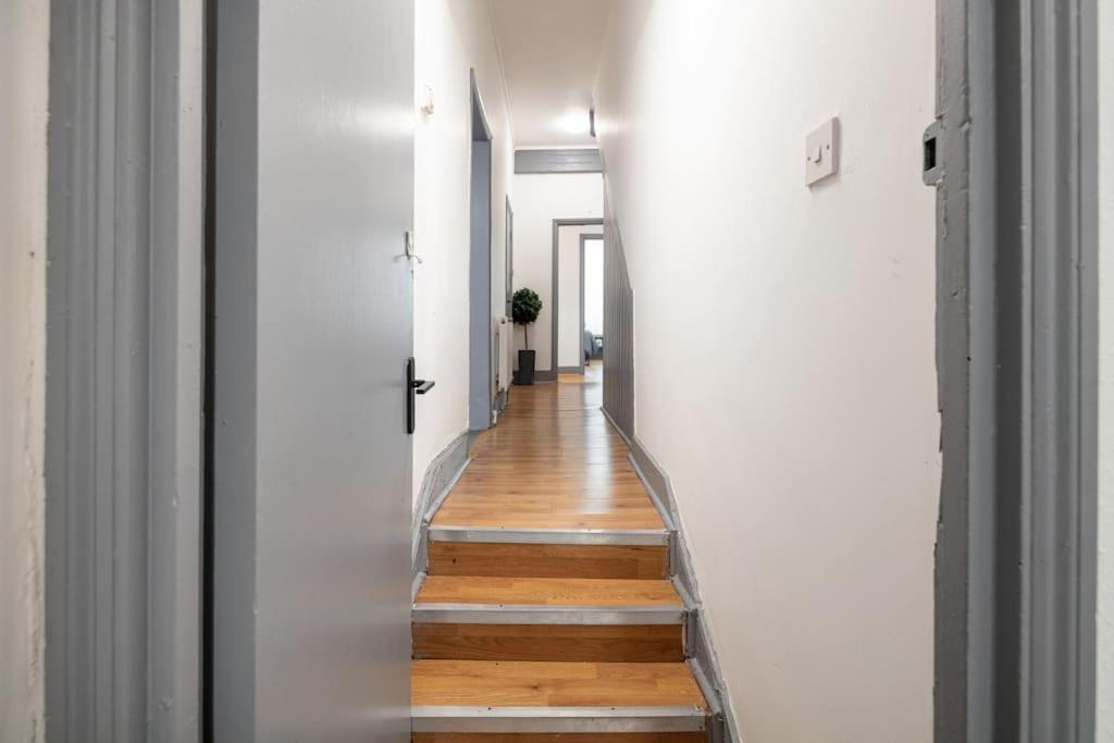 2A - Bright & Airy 2 Bed Flat - 20 Mins To Central London Eksteriør bilde
