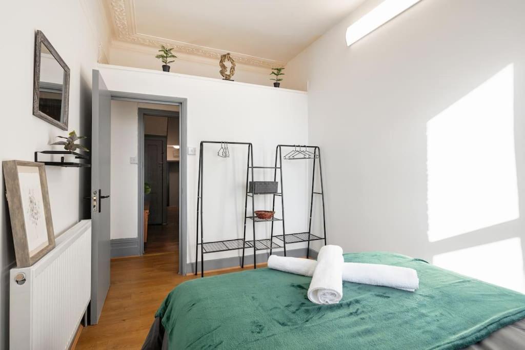 2A - Bright & Airy 2 Bed Flat - 20 Mins To Central London Eksteriør bilde