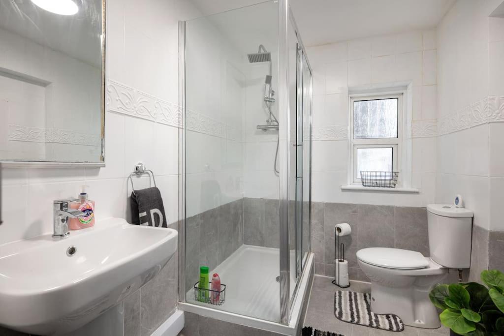 2A - Bright & Airy 2 Bed Flat - 20 Mins To Central London Eksteriør bilde